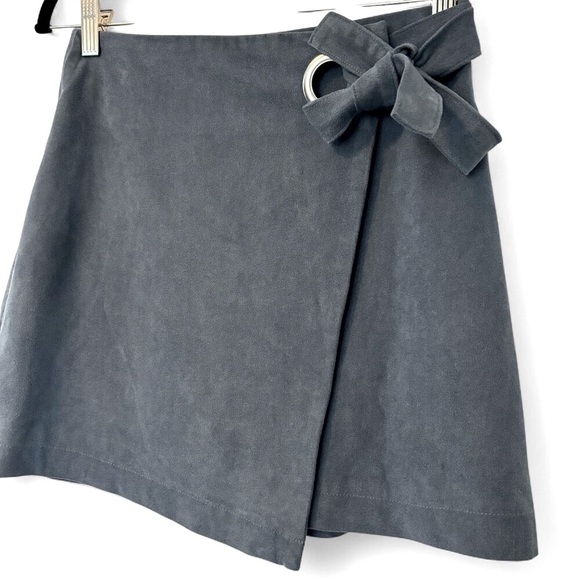 Abercrombie & Fitch Sz 00 Faux-Suede Grommet Tie Wrap Mini Skirt - Picture 3 of 5